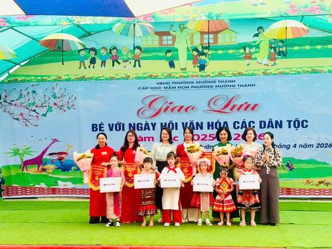 TƯNG BỪNG THAM GIA GIAO LƯU BÉ VỚI NGÀY HỘI VĂN HÓA CÁC DÂN TỘC NĂM HỌC 2025-2026