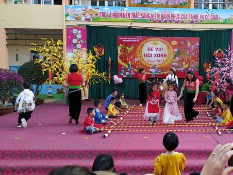 TRƯỜNG MẦM NON NOONG BUA TỔ CHỨC CHƯƠNG TRÌNH TRẢI NGHIỆM “HỘI CHỢ XUÂN” CHO BÉ
