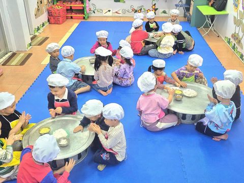 RỘN RÀNG TRẢI NGHIỆM LÀM BÁNH CHÀO MỪNG NGÀY 8/3 CỦA CÁC BÉ TRƯỜNG MẦM NON NOONG BUA