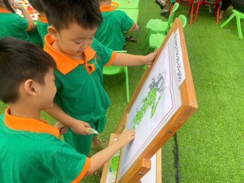 Ảnh hoạt động: HOẠT ĐỘNG TRẢI NGHIỆM CỦA CÁC BÉ TRƯỜNG MẦM NON NOONG BUA CHÀO MỪNG NGÀY 20/11