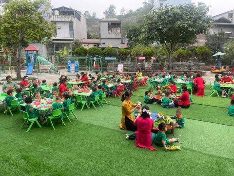 Ảnh hoạt động: HOẠT ĐỘNG TRẢI NGHIỆM CỦA CÁC BÉ TRƯỜNG MẦM NON NOONG BUA CHÀO MỪNG NGÀY 20/11