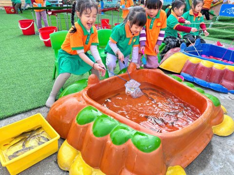 Ảnh hoạt động: HOẠT ĐỘNG NGOÀI TRỜI - SÂN CHƠI BỔ ÍCH CHO TRẺ MẦM NON