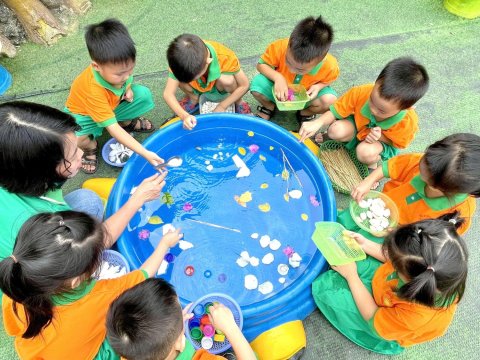 Ảnh hoạt động: HOẠT ĐỘNG NGOÀI TRỜI - SÂN CHƠI BỔ ÍCH CHO TRẺ MẦM NON