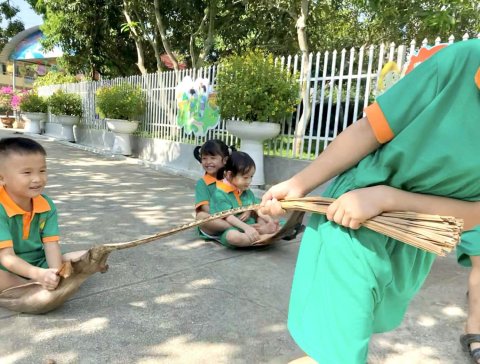Ảnh hoạt động: HOẠT ĐỘNG NGOÀI TRỜI - SÂN CHƠI BỔ ÍCH CHO TRẺ MẦM NON