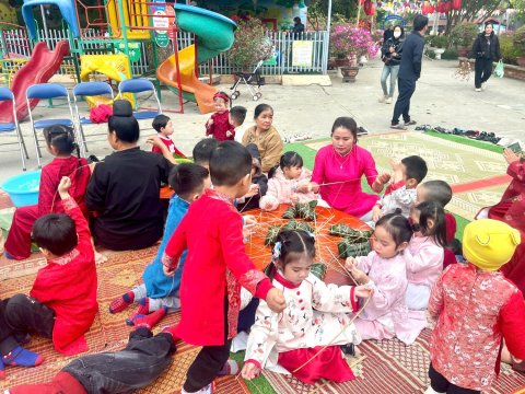 Ảnh hoạt động: RỘN RÀNG HOẠT ĐỘNG TRẢI NGHIỆM "GÓI BÁNH CHƯNG, CHÀO XUÂN BÍNH NGỌ" TẠI TRƯỜNG MẦM NON NOONG BUA