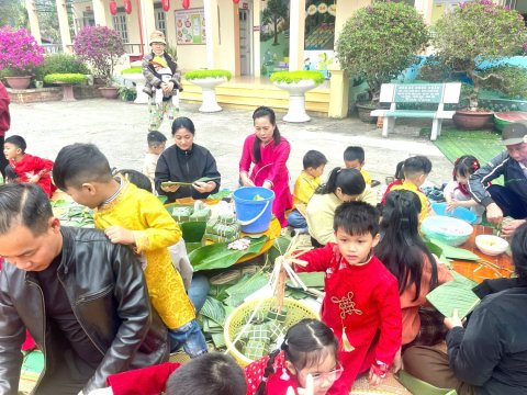 Ảnh hoạt động: RỘN RÀNG HOẠT ĐỘNG TRẢI NGHIỆM "GÓI BÁNH CHƯNG, CHÀO XUÂN BÍNH NGỌ" TẠI TRƯỜNG MẦM NON NOONG BUA