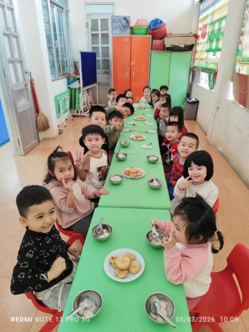 Ảnh hoạt động: RỘN RÀNG TRẢI NGHIỆM LÀM BÁNH CHÀO MỪNG NGÀY 8/3 CỦA CÁC BÉ TRƯỜNG MẦM NON NOONG BUA