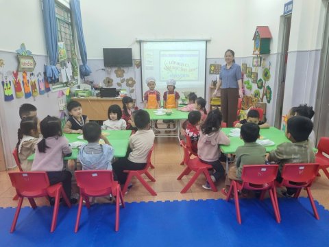 Ảnh hoạt động: RỘN RÀNG TRẢI NGHIỆM LÀM BÁNH CHÀO MỪNG NGÀY 8/3 CỦA CÁC BÉ TRƯỜNG MẦM NON NOONG BUA