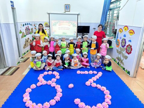 Ảnh hoạt động: RỘN RÀNG TRẢI NGHIỆM LÀM BÁNH CHÀO MỪNG NGÀY 8/3 CỦA CÁC BÉ TRƯỜNG MẦM NON NOONG BUA