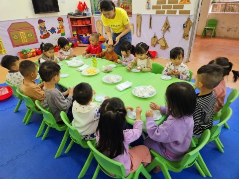 Ảnh hoạt động: RỘN RÀNG TRẢI NGHIỆM LÀM BÁNH CHÀO MỪNG NGÀY 8/3 CỦA CÁC BÉ TRƯỜNG MẦM NON NOONG BUA