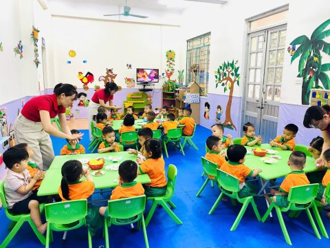 Ảnh hoạt động: RỘN RÀNG TRẢI NGHIỆM LÀM BÁNH CHÀO MỪNG NGÀY 8/3 CỦA CÁC BÉ TRƯỜNG MẦM NON NOONG BUA