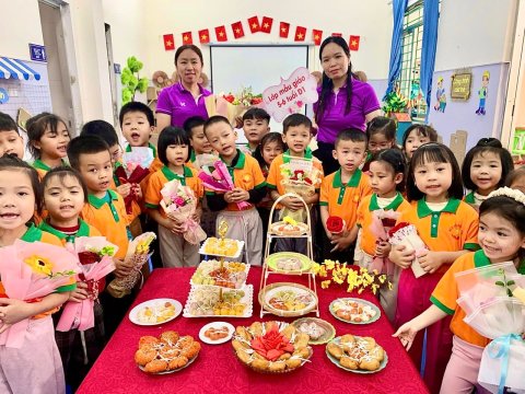 Ảnh hoạt động: RỘN RÀNG TRẢI NGHIỆM LÀM BÁNH CHÀO MỪNG NGÀY 8/3 CỦA CÁC BÉ TRƯỜNG MẦM NON NOONG BUA