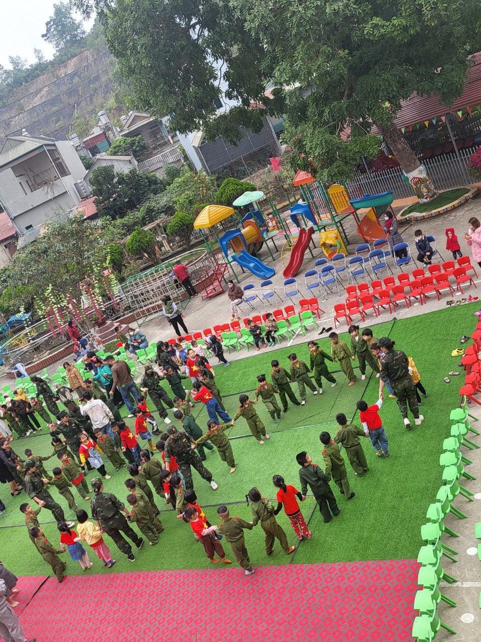 Ảnh trong bài: HOẠT ĐỘNG TRẢI NGHIỆM “ BÉ TẬP LÀM CHIẾN SỸ” CỦA TRƯỜNG MẦM NON NOONG BUA.