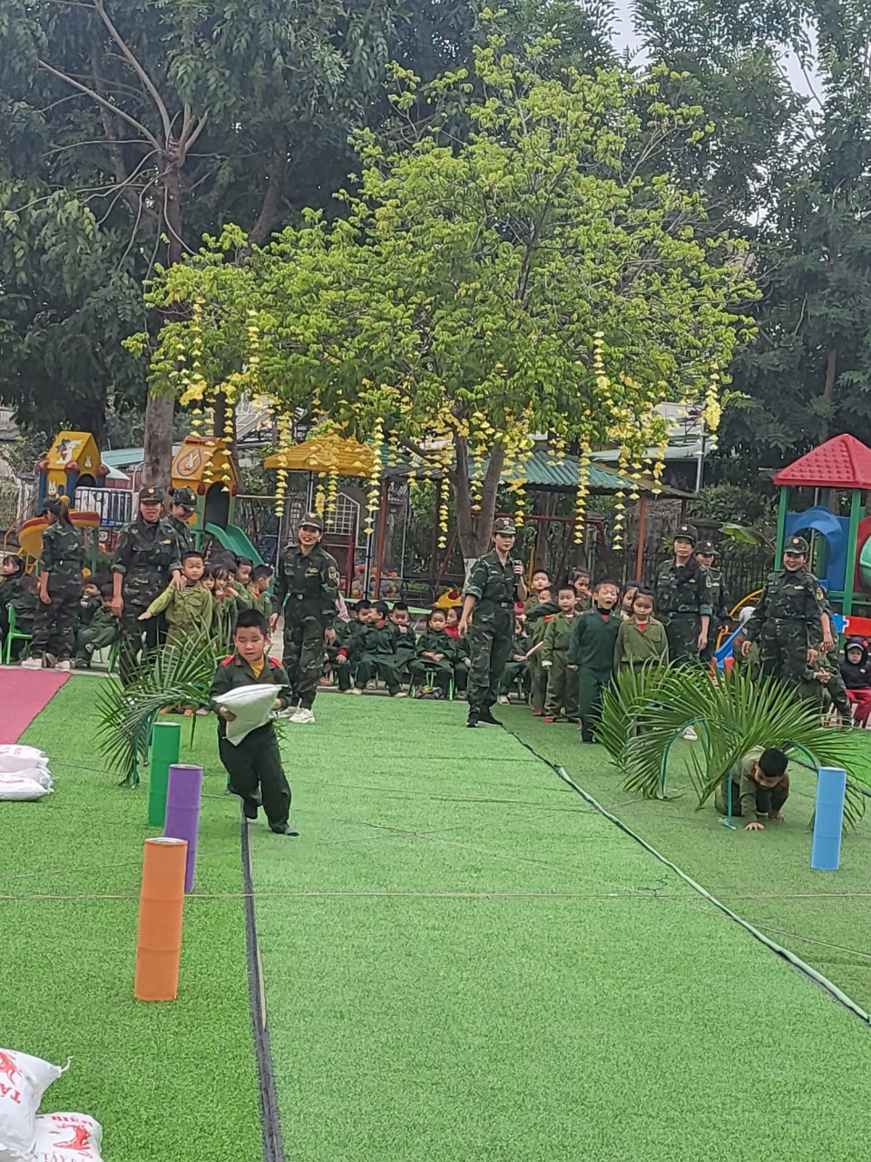 Ảnh trong bài: HOẠT ĐỘNG TRẢI NGHIỆM “ BÉ TẬP LÀM CHIẾN SỸ” CỦA TRƯỜNG MẦM NON NOONG BUA.