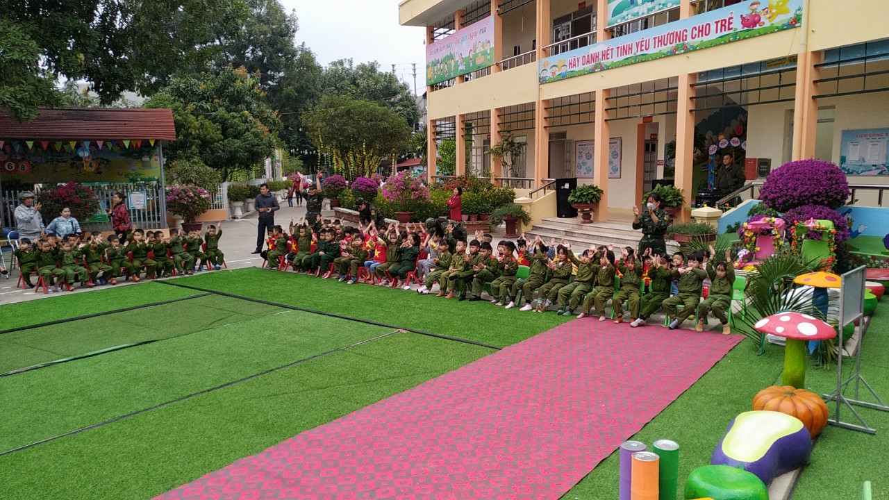 Ảnh trong bài: HOẠT ĐỘNG TRẢI NGHIỆM “ BÉ TẬP LÀM CHIẾN SỸ” CỦA TRƯỜNG MẦM NON NOONG BUA.