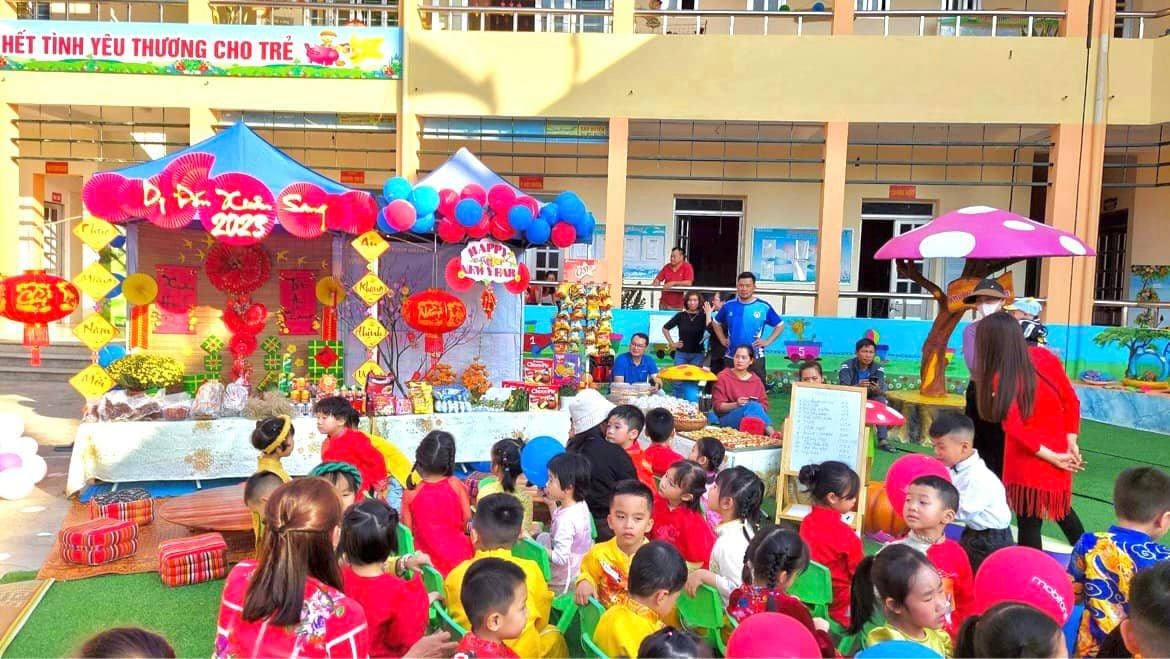 Ảnh trong bài: TRƯỜNG MẦM NON NOONG BUA TỔ CHỨC CHƯƠNG TRÌNH TRẢI NGHIỆM “HỘI CHỢ XUÂN” CHO BÉ