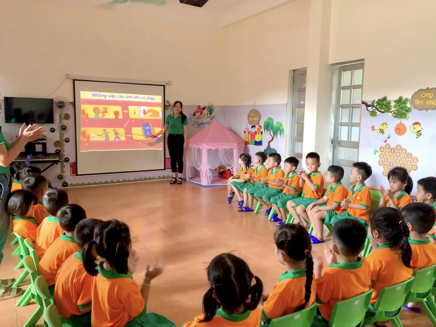 Ảnh trong bài: TRƯỜNG MẦM NON NOONG BUA TỔ CHỨC DIỄN TẬP PHÒNG CHÁY CHỮA CHÁY VÀ CỨU NẠN CỨU HỘ NĂM HỌC 2023 - 2024