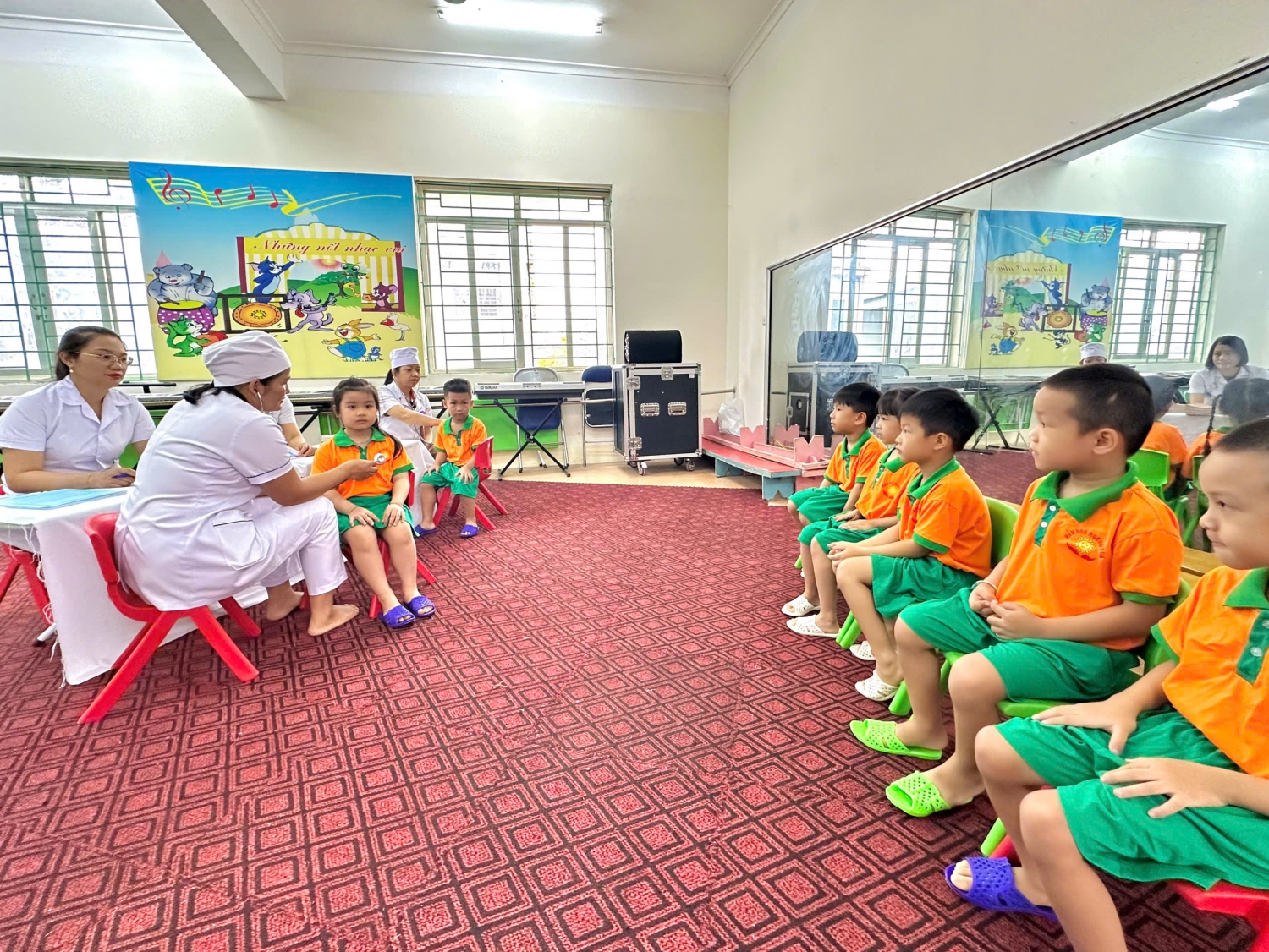 Ảnh trong bài: TRƯỜNG MẦM NON NOONG BUA PHỐI HỢP VỚI TRẠM Y TẾ PHƯỜNG NOONG BUA KHÁM SỨC KHOẺ ĐỊNH KỲ CHO HỌC SINH