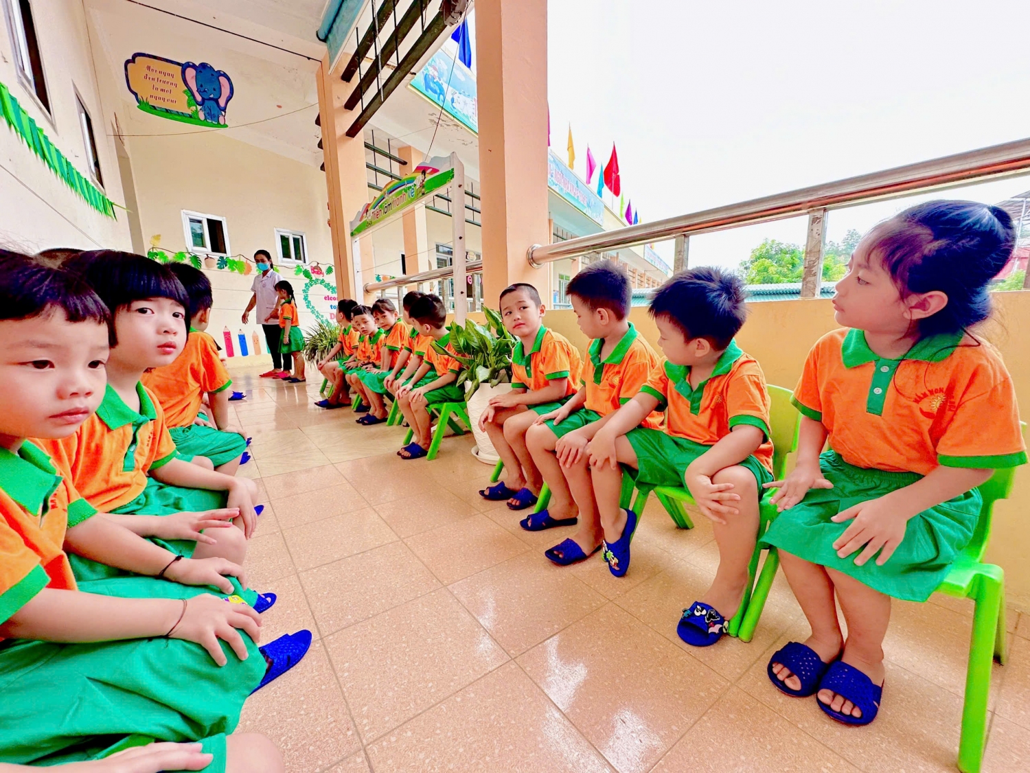 Ảnh trong bài: TRƯỜNG MẦM NON NOONG BUA PHỐI HỢP VỚI TRẠM Y TẾ PHƯỜNG NOONG BUA KHÁM SỨC KHOẺ ĐỊNH KỲ CHO HỌC SINH