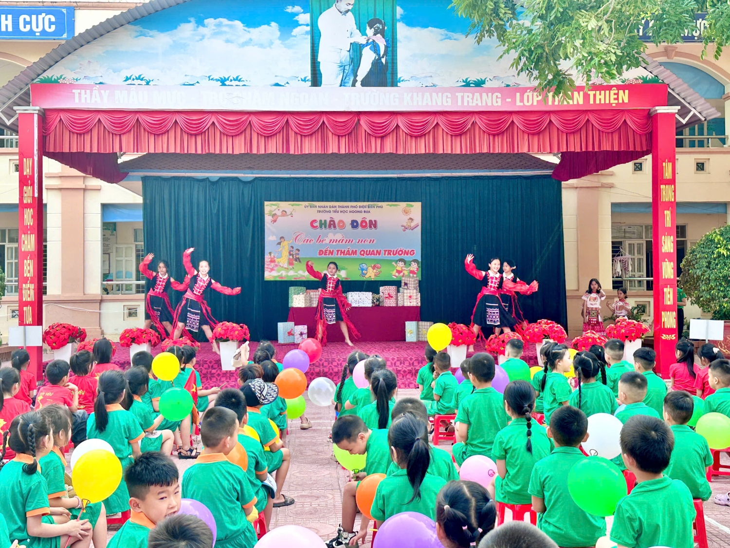 Ảnh trong bài: CÁC BÉ KHỐI MẪU GIÁO 5-6 TUỔI TRƯỜNG MẦM NON NOONG BUA THAM QUAN TRƯỜNG TIỂU HỌC