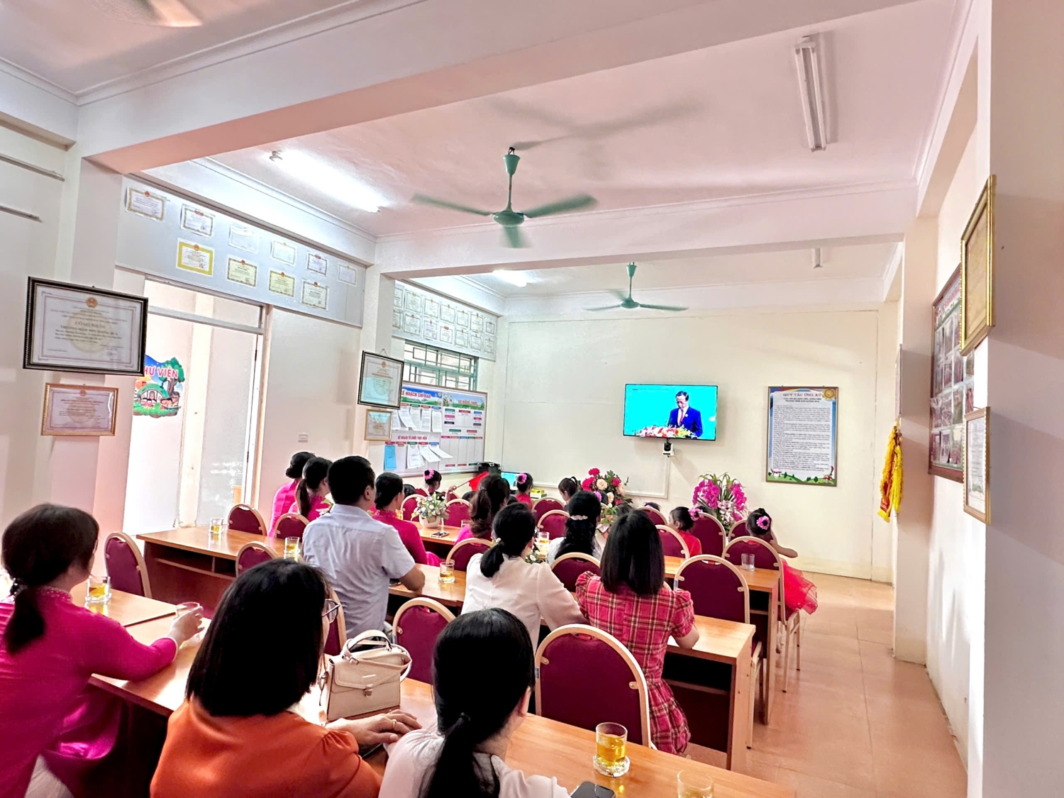 Ảnh trong bài: TƯNG BỪNG “NGÀY HỘI ĐẾN TRƯỜNG CỦA BÉ” NĂM HỌC 2025-2026 CỦA CÁC BÉ TRƯỜNG MẦM NON NOONG BUA