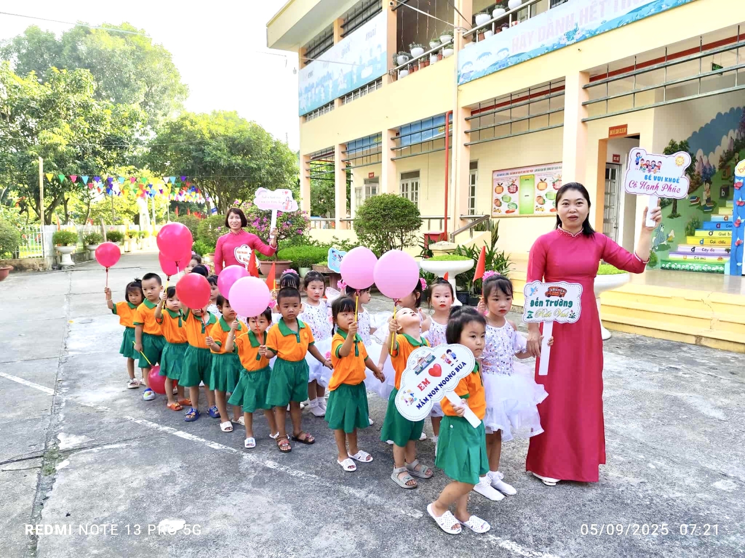 Ảnh trong bài: TƯNG BỪNG “NGÀY HỘI ĐẾN TRƯỜNG CỦA BÉ” NĂM HỌC 2025-2026 CỦA CÁC BÉ TRƯỜNG MẦM NON NOONG BUA