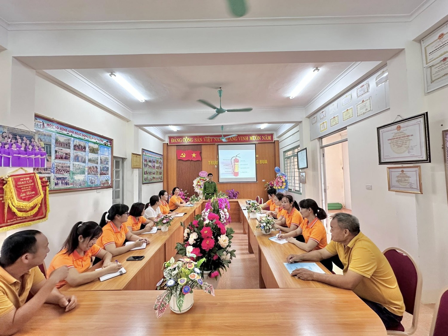 Ảnh trong bài: TRƯỜNG MẦM NON NOONG BUA TĂNG CƯỜNG PHÒNG CHÁY, BẢO VỆ AN TOÀN TRƯỜNG HỌC