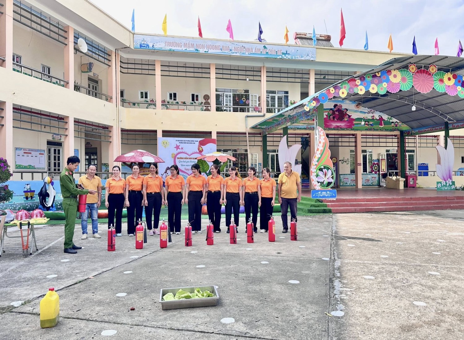 Ảnh trong bài: TRƯỜNG MẦM NON NOONG BUA TĂNG CƯỜNG PHÒNG CHÁY, BẢO VỆ AN TOÀN TRƯỜNG HỌC