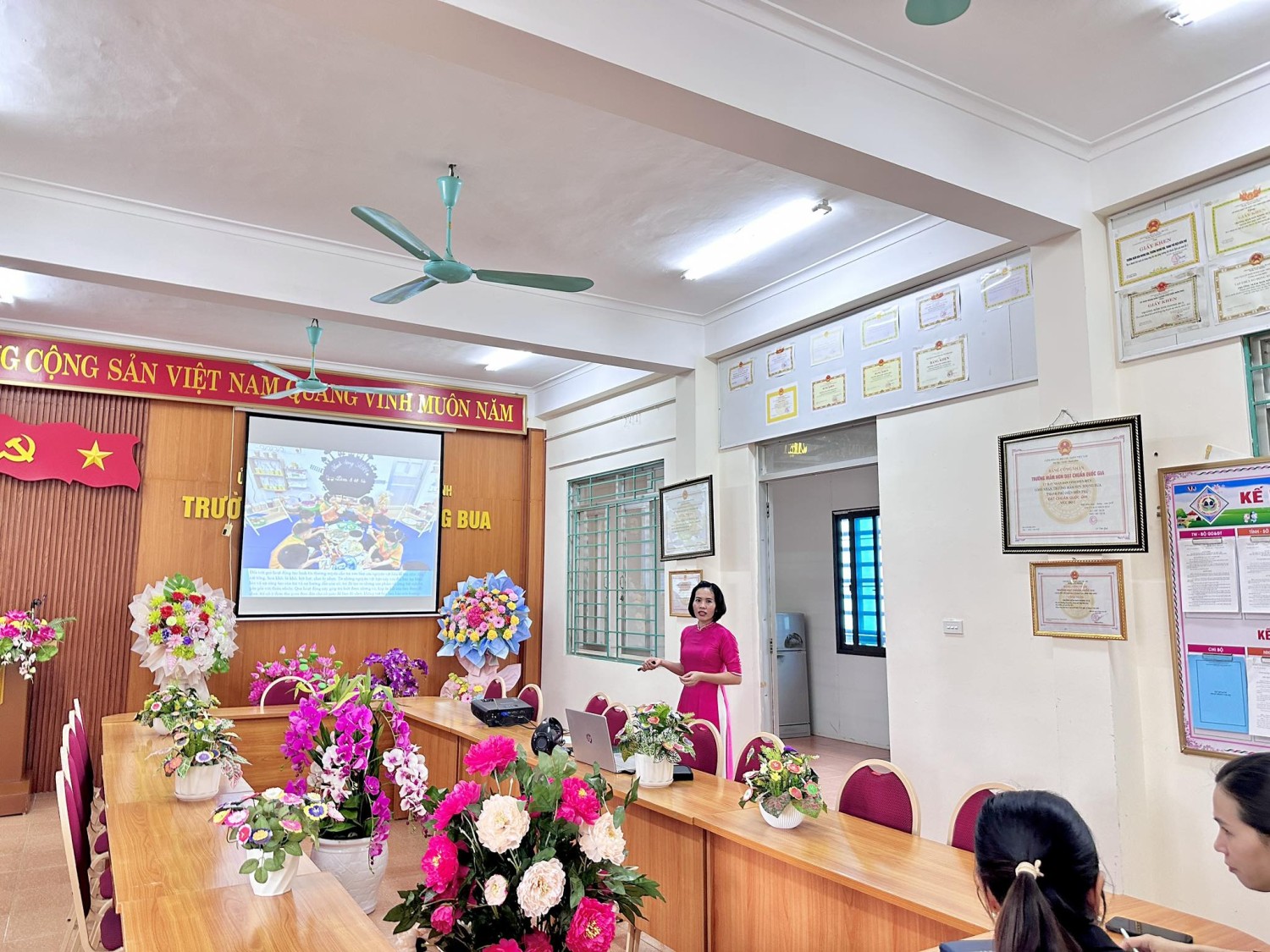 Ảnh trong bài: TRƯỜNG MẦM NON NOONG BUA TỔ CHỨC THÀNH CÔNG HỘI THI GIÁO VIÊN DẠY GIỎI CẤP TRƯỜNG NĂM HỌC 2025-2026