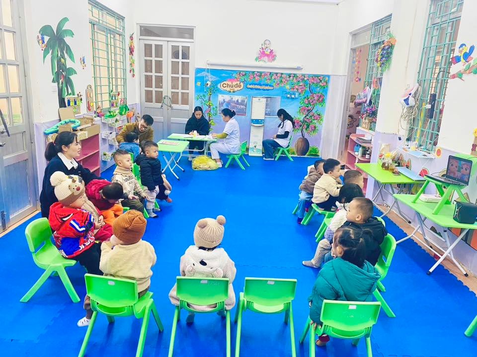Ảnh trong bài: TRƯỜNG MẦM NON NOONG BUA PHỐI HỢP VỚI TRẠM Y TẾ PHƯỜNG MƯỜNG THANH TỔ CHỨC KHÁM SỨC KHỎE ĐỊNH KỲ CHO TRẺ