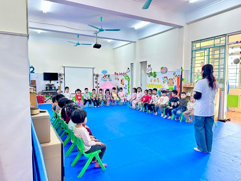 Ảnh trong bài: TRƯỜNG MẦM NON NOONG BUA PHỐI HỢP VỚI TRẠM Y TẾ PHƯỜNG MƯỜNG THANH TỔ CHỨC KHÁM SỨC KHỎE ĐỊNH KỲ CHO TRẺ