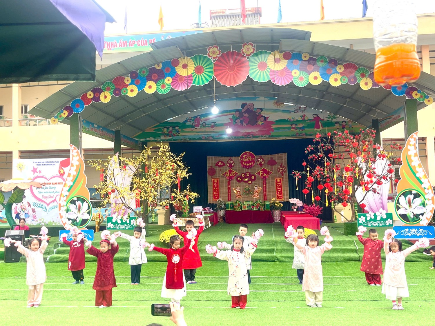 Ảnh trong bài: RỘN RÀNG HOẠT ĐỘNG TRẢI NGHIỆM "GÓI BÁNH CHƯNG, CHÀO XUÂN BÍNH NGỌ" TẠI TRƯỜNG MẦM NON NOONG BUA