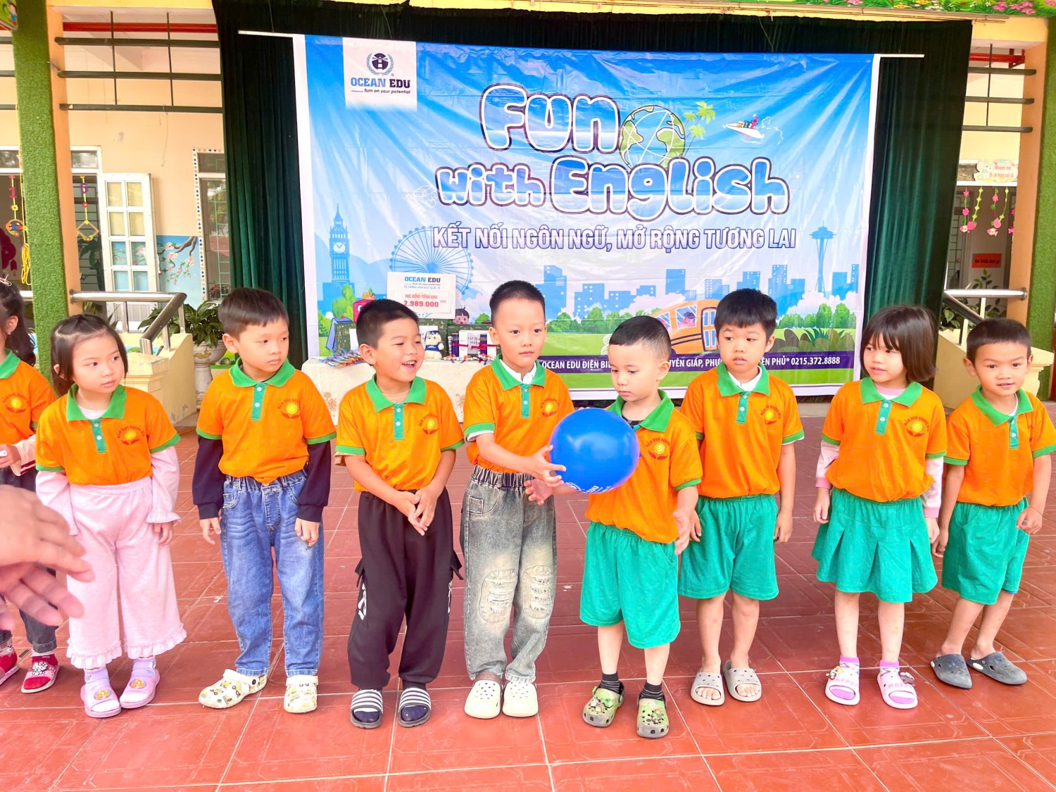 Ảnh trong bài: Trường Mầm non Noong Bua phối hợp với Trung tâm Anh ngữ Ocean Edu tổ chức chương trình “Giao lưu Tiếng Anh cho trẻ mẫu giáo”