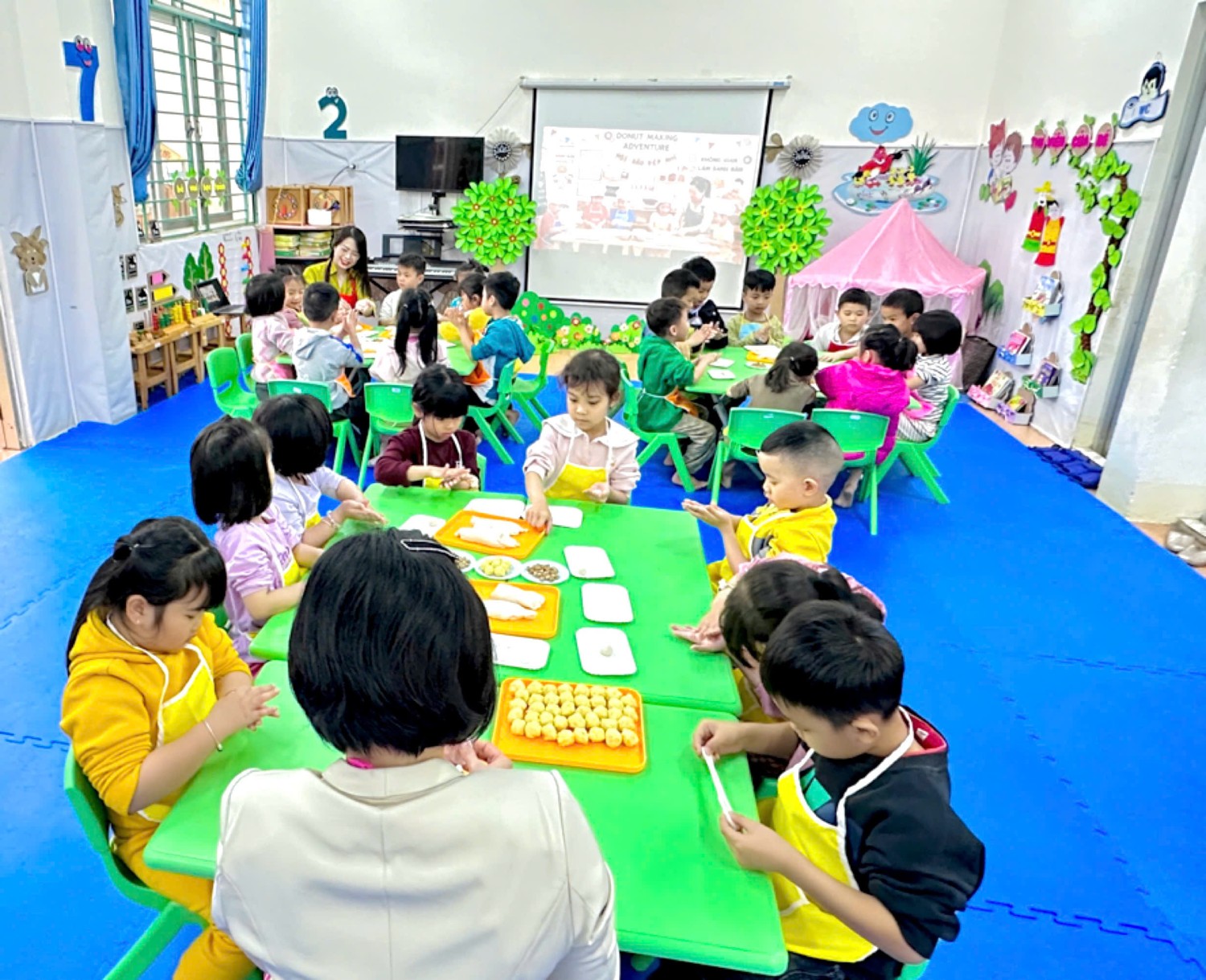 Ảnh trong bài: RỘN RÀNG TRẢI NGHIỆM LÀM BÁNH CHÀO MỪNG NGÀY 8/3 CỦA CÁC BÉ TRƯỜNG MẦM NON NOONG BUA