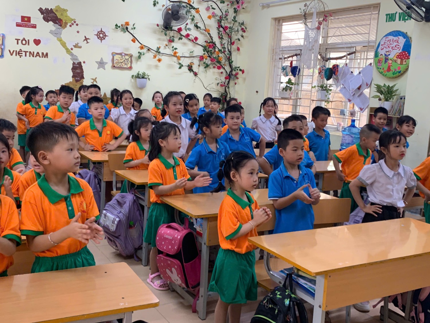 Ảnh trong bài: CÁC BÉ MẪU GIÁO LỚN TRƯỜNG MẦM NON NOONG BUA TRẢI NGHIỆM TẠI TRƯỜNG TIỂU HỌC NOONG BUA
