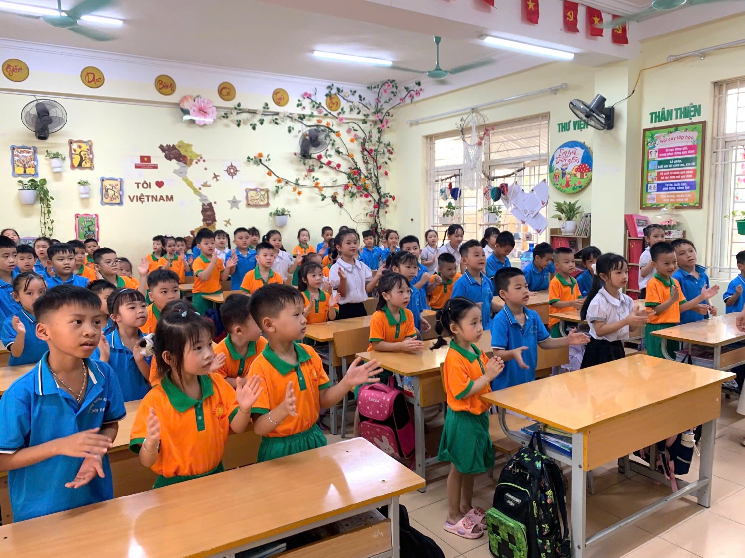 Ảnh trong bài: CÁC BÉ MẪU GIÁO LỚN TRƯỜNG MẦM NON NOONG BUA TRẢI NGHIỆM TẠI TRƯỜNG TIỂU HỌC NOONG BUA